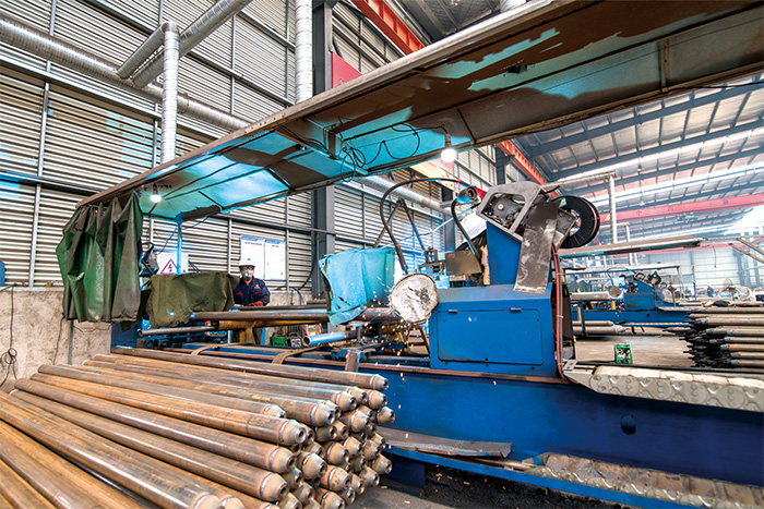 境外网架杆件自动焊接