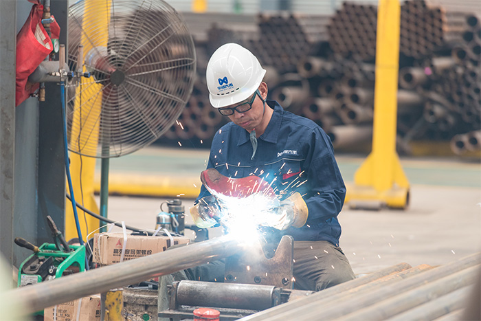 境外网架焊接车间